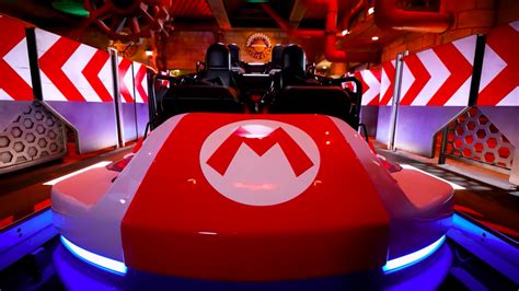 The 'Mario Kart' ride at Super Nintendo World looks incredible in ...