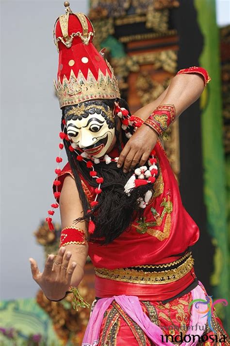 West Java Tourism - Photo Gallery - topeng dance