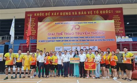 Đảng bộ Cục QLTT tỉnh Nghệ An thi đua lập thành tích chào mừng kỷ niệm