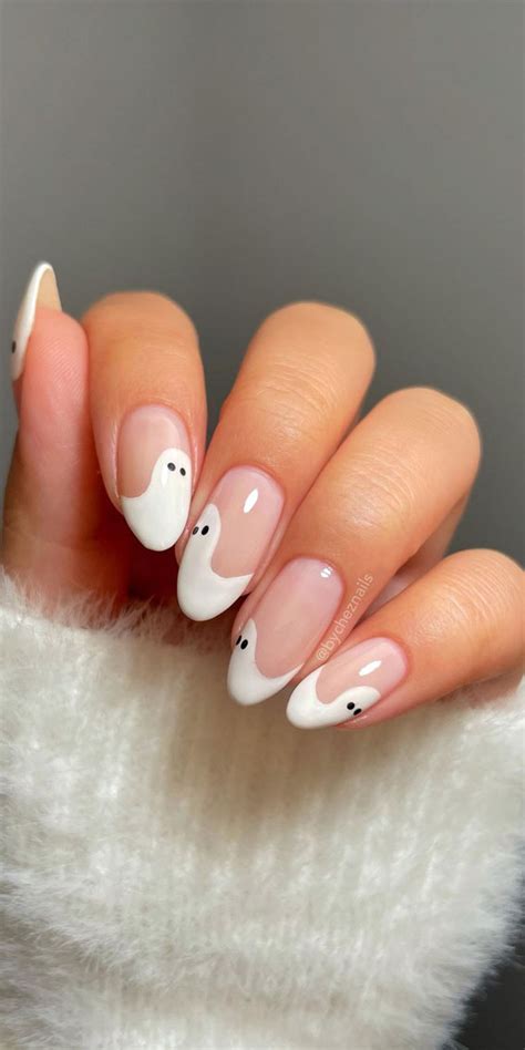 50 Cute Spooky Halloween Nail Ideas Simple Ghost Tip Nails 1 Fab