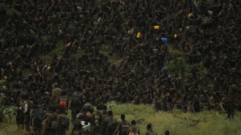 Ethiopia civil war: Thousands of troops assemble on highway to front ...