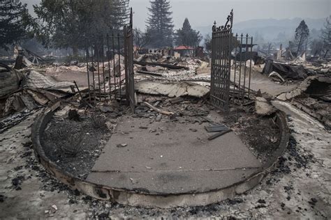 Whole towns evacuated as Northern California firestorm grows; at least ...