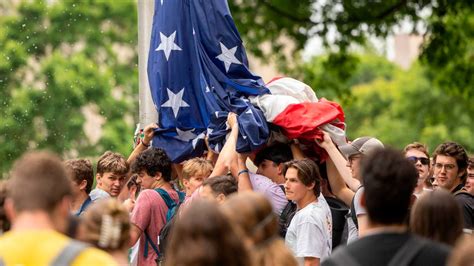 Unc Fraternity Brothers Flagstock Party Gets Lee Greenwood Raleigh