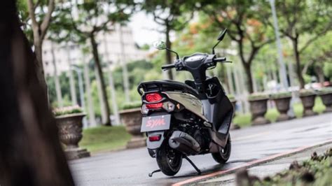 Chiến thần xe ga cực hot giá triệu đồng Trang bị xịn như Honda Air Blade cốp rộng hơn LEAD
