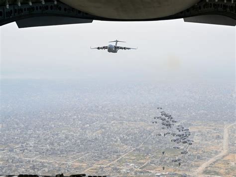 Emirados e Egito conduzem o 20º lançamento aéreo de ajuda humanitária