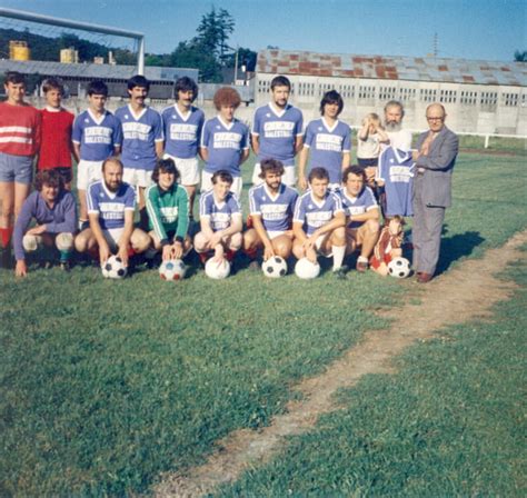 Photo De Classe Parrainage équipe De Football De 1980 Assocation