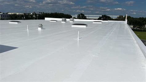 The Benefits Of Cool Roof Coatings For Commercial Buildings In Hot Climates