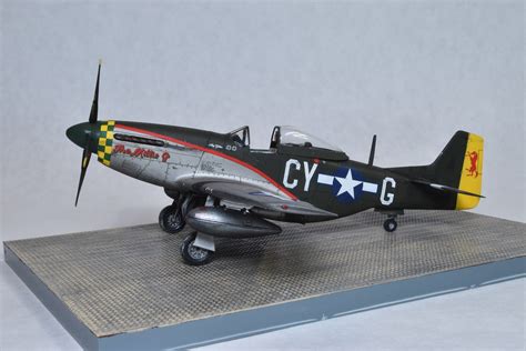 P51D Mustang Fighter Aircraft Staff Car Plastic Model Airplane Kit