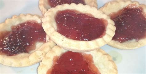 National Raspberry Tart Day A Raspberry Tart Recipe Love To Bakeuk