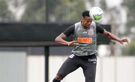 reforços Corinthians faz primeiro treino visando o Atlético MG