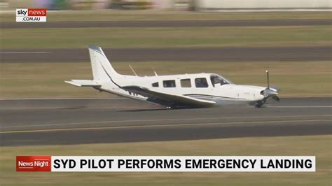 Flight Instructor Performs Emergency Landing At Bankstown Airport Youtube