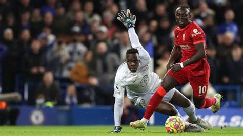 Assista Sadio Mané Apresenta Um Ato De Classe Ao Consolar Edouard