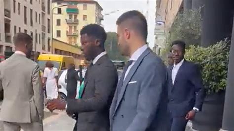 Musah Al Milan Le Prime Immagini Con La Maglia Rossonera Foto