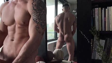 Heißer Muskulöser Kerl Prahlt Pornhub Gay