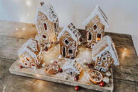 How to Make a Homemade Gingerbread Village (Free Printable) | B Vintage Style