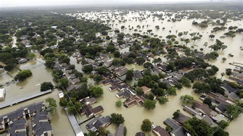 Überschwemmungen in Texas Evakuierung nach Dammbruch tagesschau de