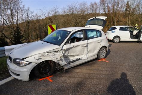 Frontal Kollision Auf Der B 126 Bezirk Urfahr Umgebung