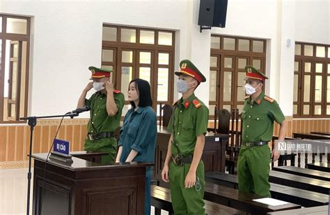 Vì sao hoãn xét xử hot girl siêu lừa đảo Tina Dương