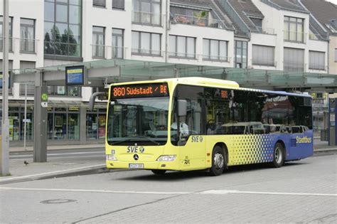 RVK 305 (K ZY 305) am BF Euskirchen mit der Linie 860 Richtung Südstadt ...
