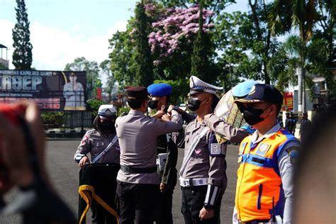 Polres Garut Laksanakan Apel Gelar Pasukan Operasi Zebra Lodaya Tahun 2022