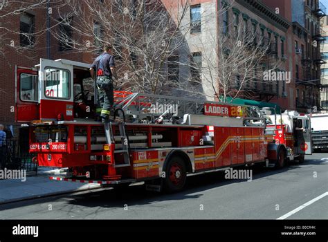 Ladder truck fdny fire department hi-res stock photography and images ...