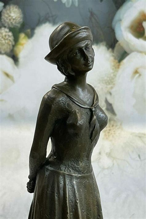 Main Fabriqu V Ritable Bronze Victorien Proper Lady Sculpture Statue