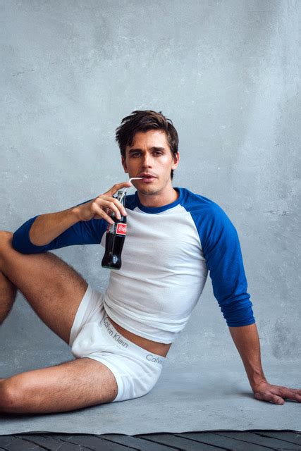 ‘queer Eyes Antoni Porowski Strips Off Again Cocktails And Cocktalk