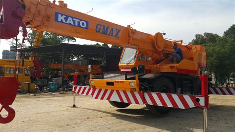 25t Rough Terrain Crane For Rent In Johor And Pengerang And Petronas