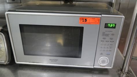 Sharp Carousel Microwave Oven - Oahu Auctions