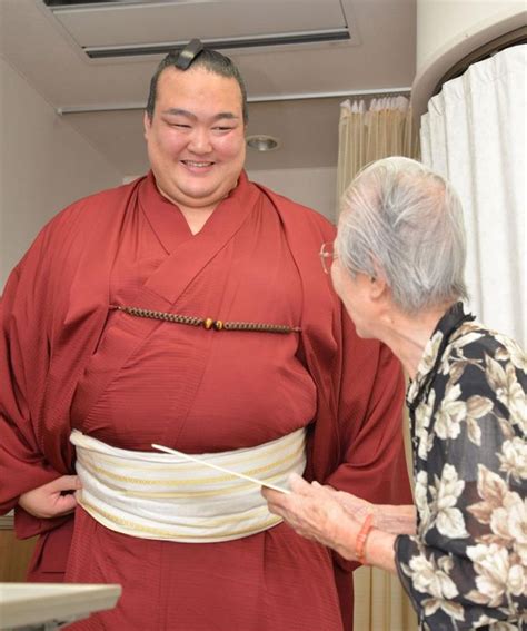 稀勢の里「初日から間に合う」病院慰問し患者に約束 大相撲 日刊スポーツ 相撲 大相撲 横綱 力士