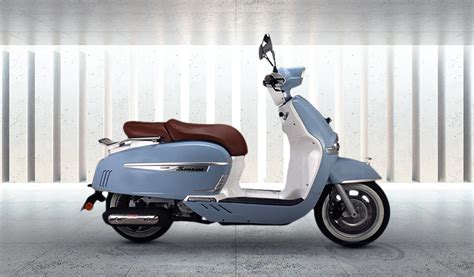 Keeway Lancia I Nuovi Scooter Sixties 125 E 300 Concessionaria