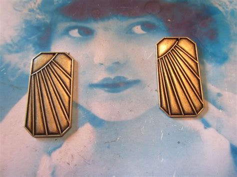 Brass Ox Plated Art Deco Style Sun Pendant 525box X1