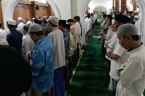 Bacaan Niat Dan Tata Cara Sholat Gerhana Matahari Lengkap Tulisan Arab