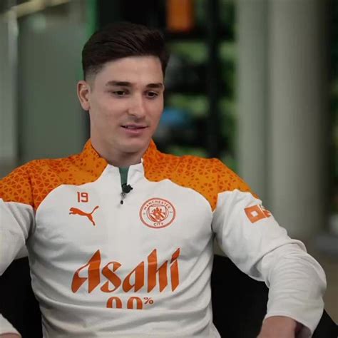 Video Julián Álvarez Dio Su Primera Entrevista En Inglés