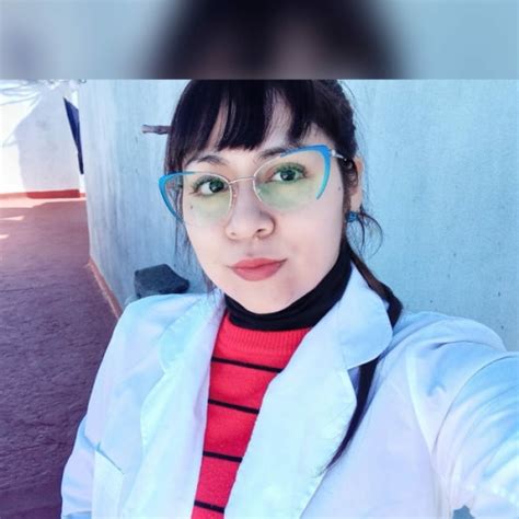 Mell Buenos Aires Técnica electrónica estudiante de medicina y