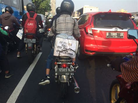 H Lebaran Jalur Kalimalang Sepi Pemudik Sepeda Motor Suara