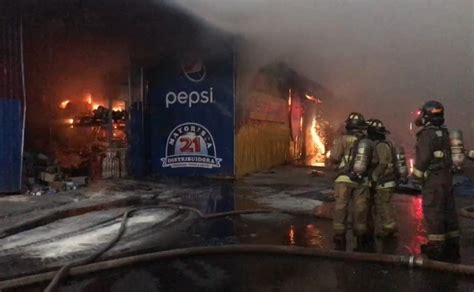 Alarma por incendio que destruyó dos supermercados en Macroferia Talca