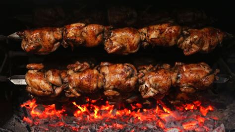 Día Del Pollo A La Brasa ¿qué Lo Diferencia De Otras Recetas Parecidas