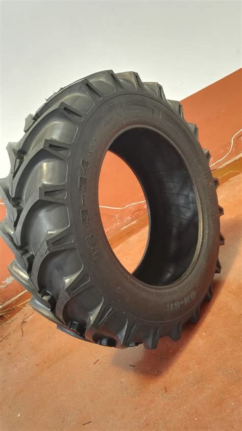 Agricultural Tubeless Tyre R Tractor Farm Tyre Harvester Tyre