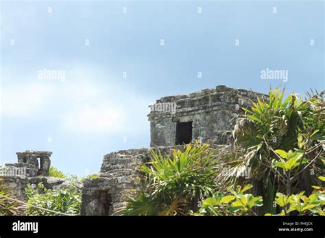 Cancún Archaeological ruins Stock Photo - Alamy