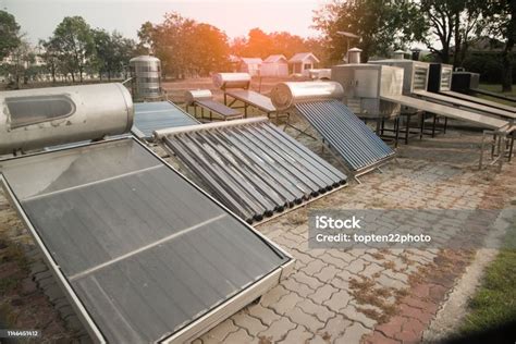 Solar Collector With Flat Plate Collector And Evacuum Tube Collector