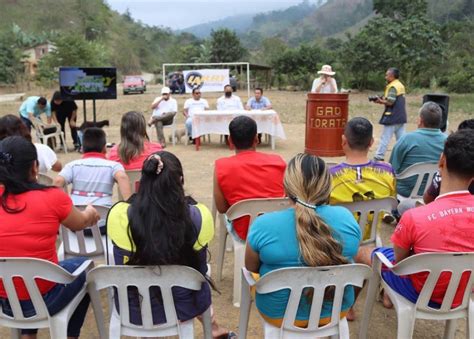 Alcalde Larry Vite Y Presidente De La Parroquia Torata Socializan