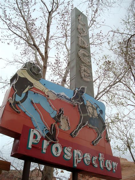 The Vanishing World Of Neon Motel Signs Artofit