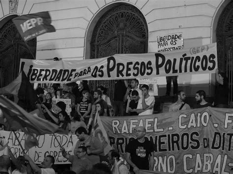 Pressenza Rio Ato Pela Liberta O Dos Presos Pol Ticos Foto Reportagem