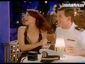 Kristin Davis Blonde Flasing Boobs In Sex And The City Series CelebsNudeWorld