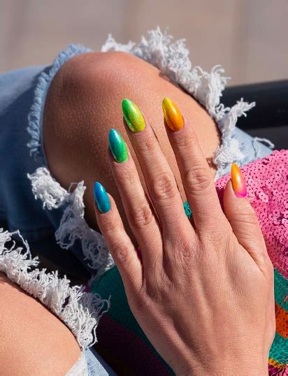 Almond Shaped Nails Hot And Cold Nails A Rainbow Look That Fades From