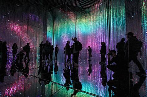 Museums Without Boundaries Teamlab Borderless And Teamlab Planets