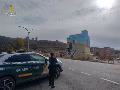 Detenidas tres personas por robo y daños en el colegio público y en una