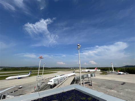 Zurich airport’s observation deck : r/aviation