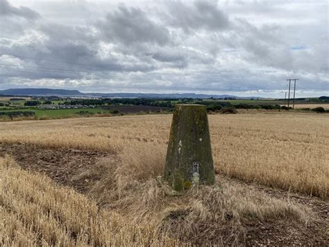 Yellow Hill Trig Point Flush Bracket Thejackrustles Cc By Sa